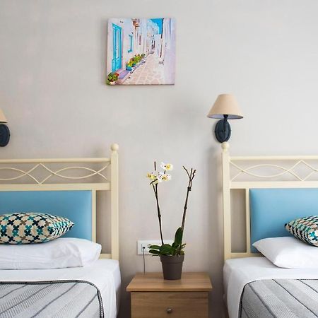 Ino Hotel Kamári Екстериор снимка