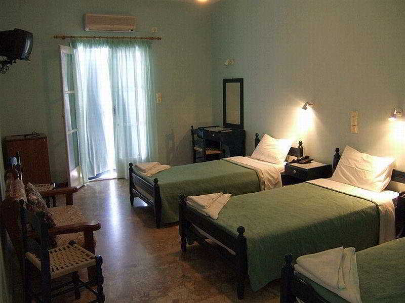Ino Hotel Kamári Екстериор снимка