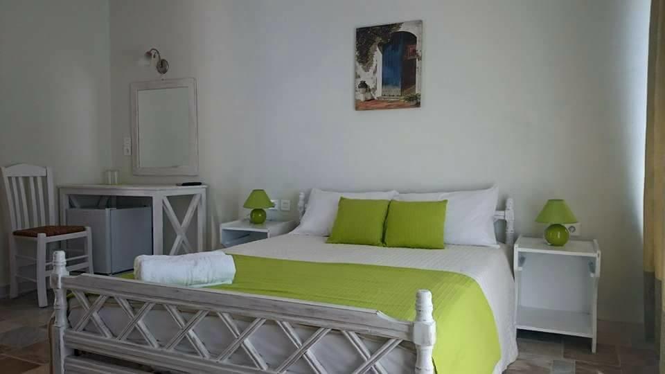 Ino Hotel Kamári Екстериор снимка