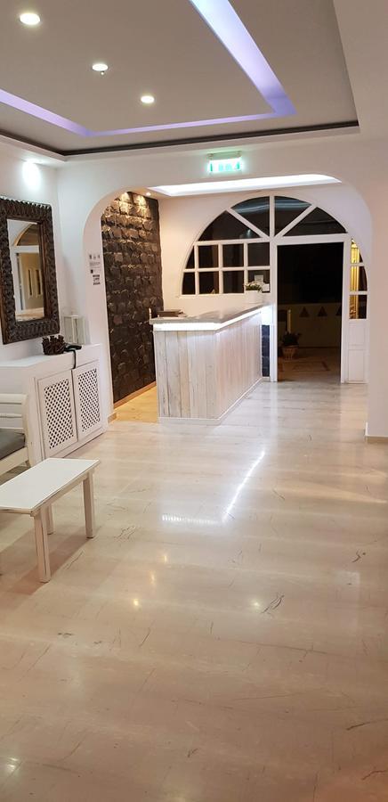 Ino Hotel Kamári Екстериор снимка