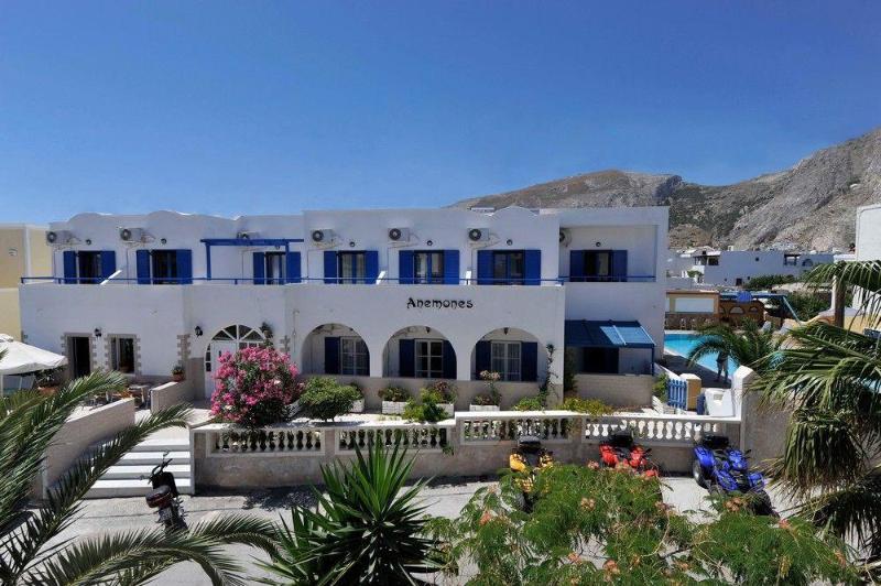 Ino Hotel Kamári Екстериор снимка