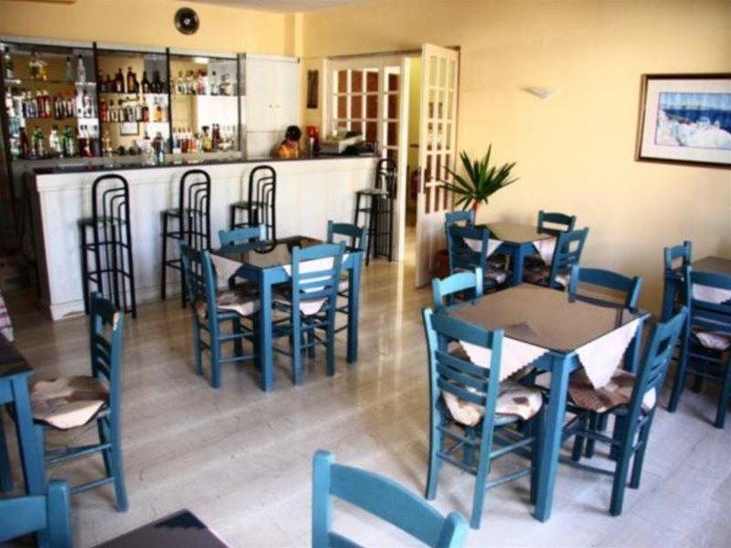 Ino Hotel Kamári Екстериор снимка