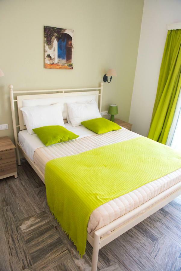 Ino Hotel Kamári Екстериор снимка
