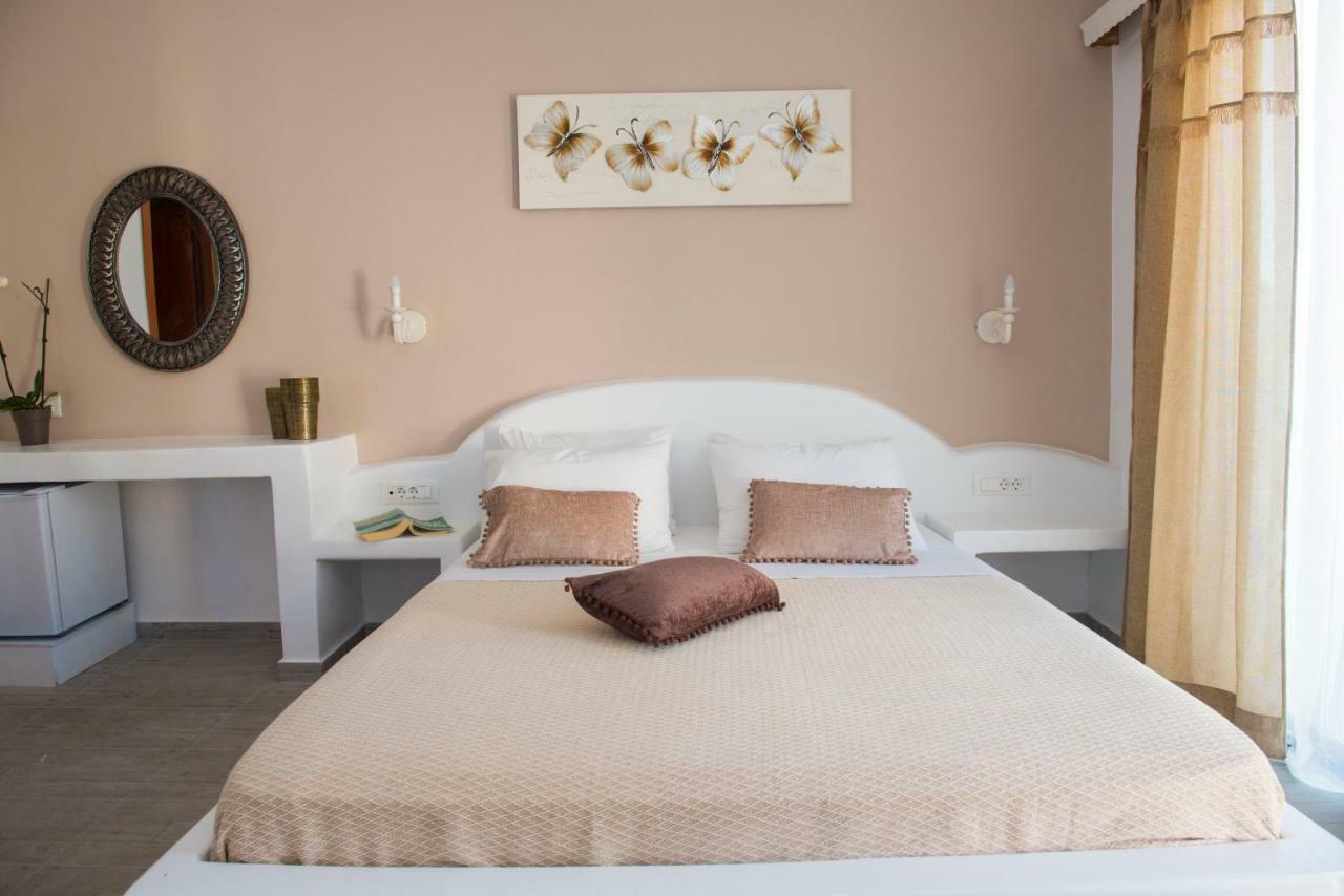Ino Hotel Kamári Екстериор снимка