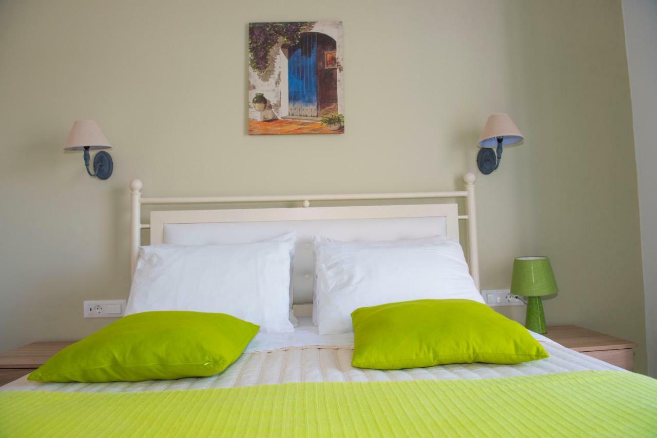 Ino Hotel Kamári Екстериор снимка