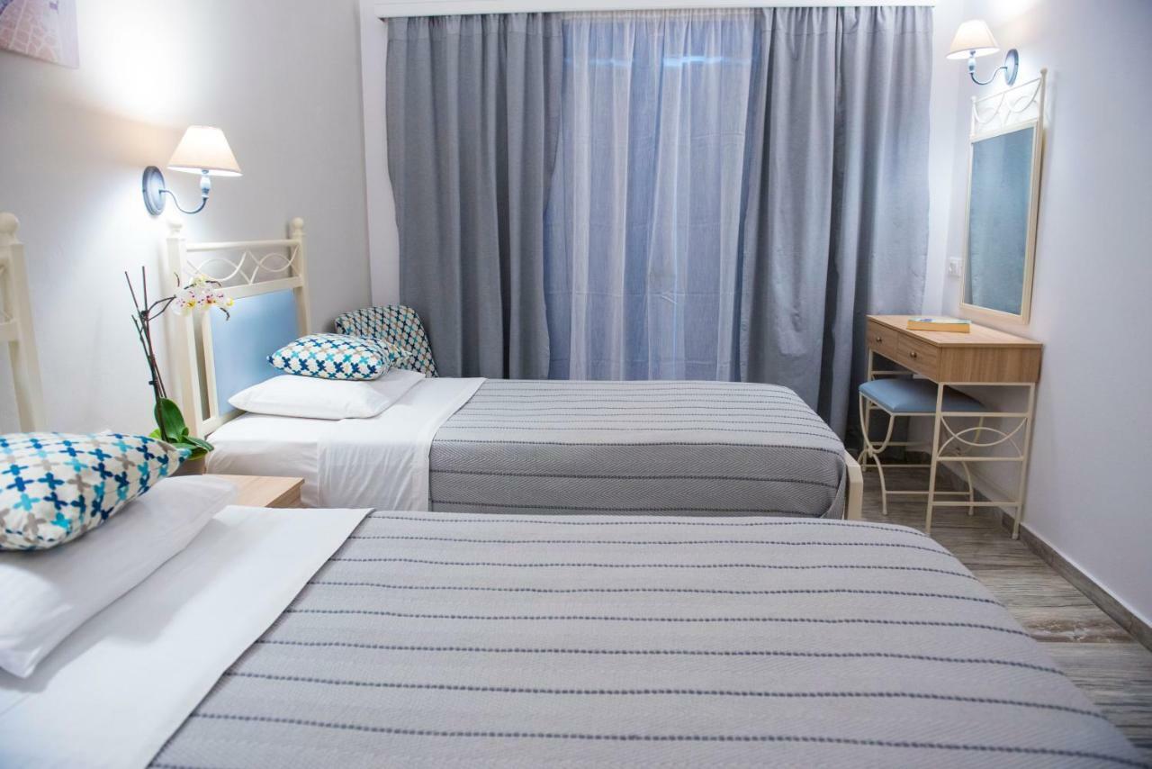 Ino Hotel Kamári Екстериор снимка