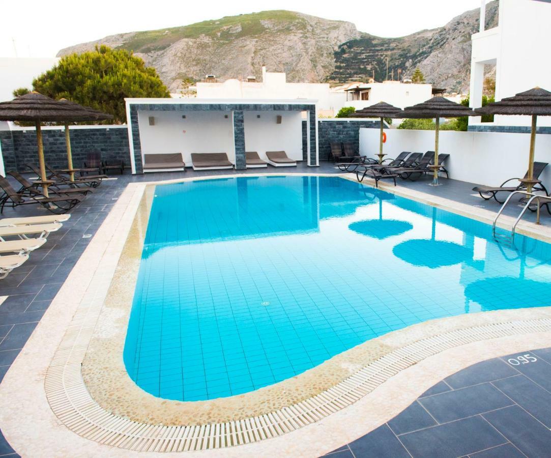 Ino Hotel Kamári Екстериор снимка