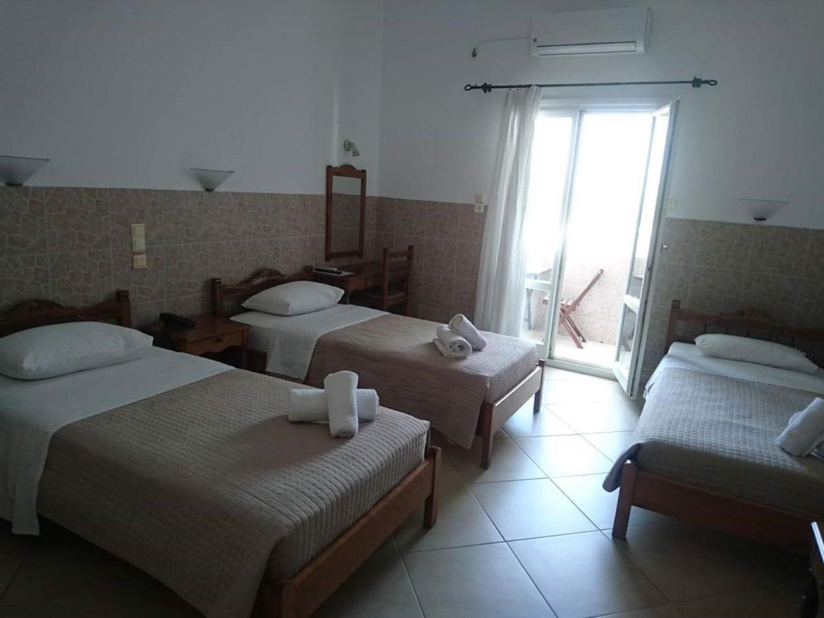 Ino Hotel Kamári Екстериор снимка